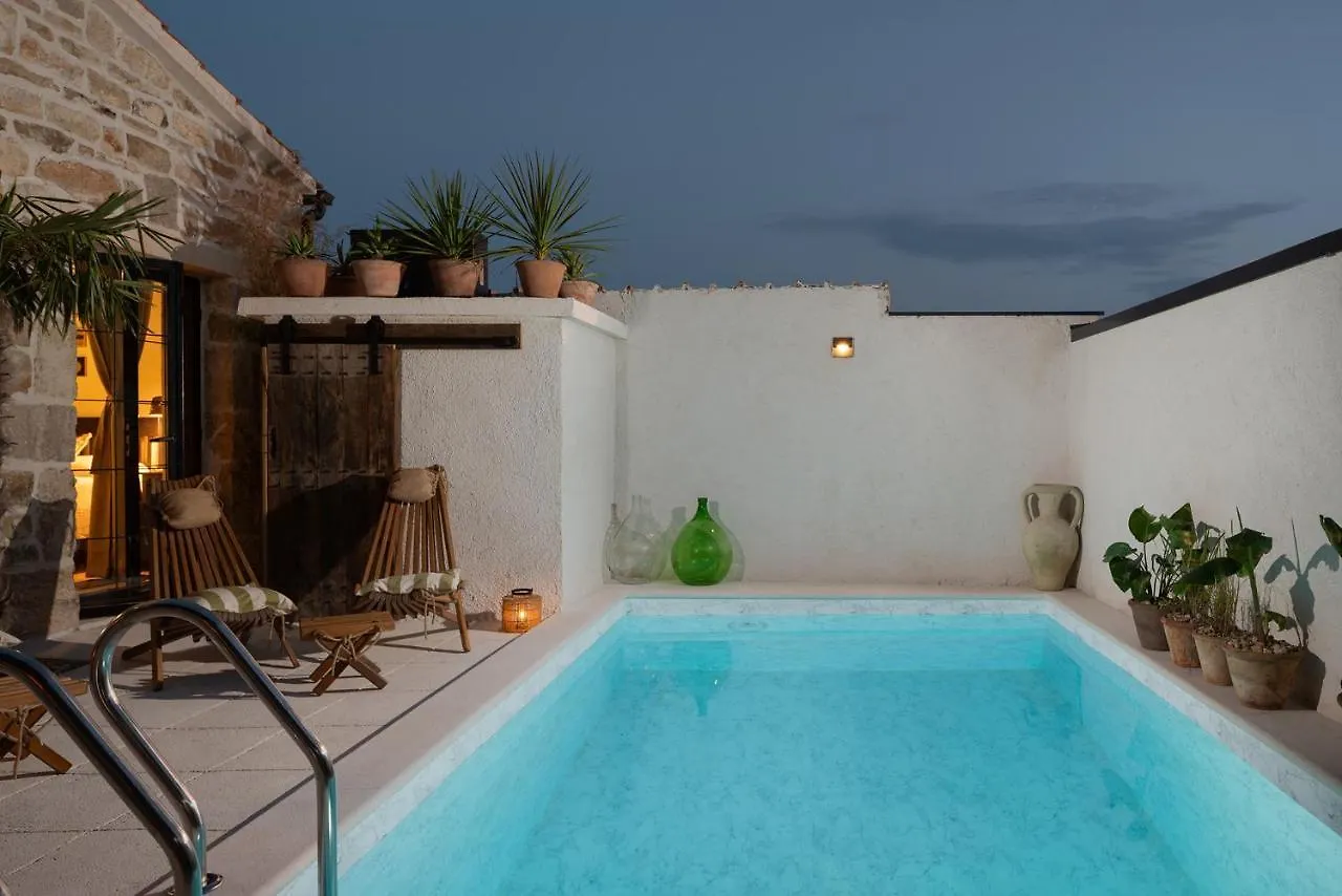 Blacksmith'S House - Rental House With Heated Pool Posedarje Holiday home